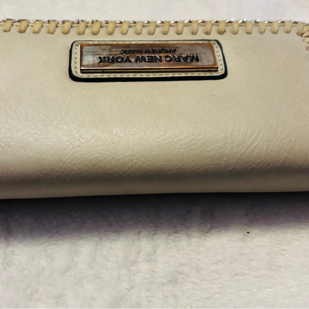 Marc New York by Andrew Marc Wallet/Wristlet in Cream EUC Wristlet Included - Picture 2 of 8